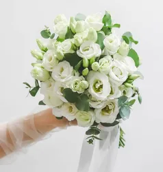 זר כלה - ליזיאנטוס לבן.