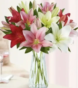 זר ליליות. זר חגיגי. החל מ-209 ש"ח