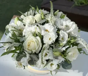 סידור שולחן לחתונה.